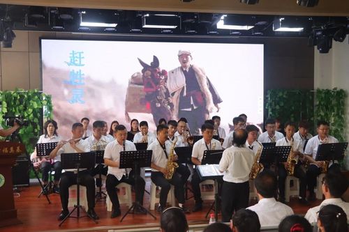 榆林學(xué)院管樂團(tuán) 高雅藝術(shù) 走進(jìn)高新二小